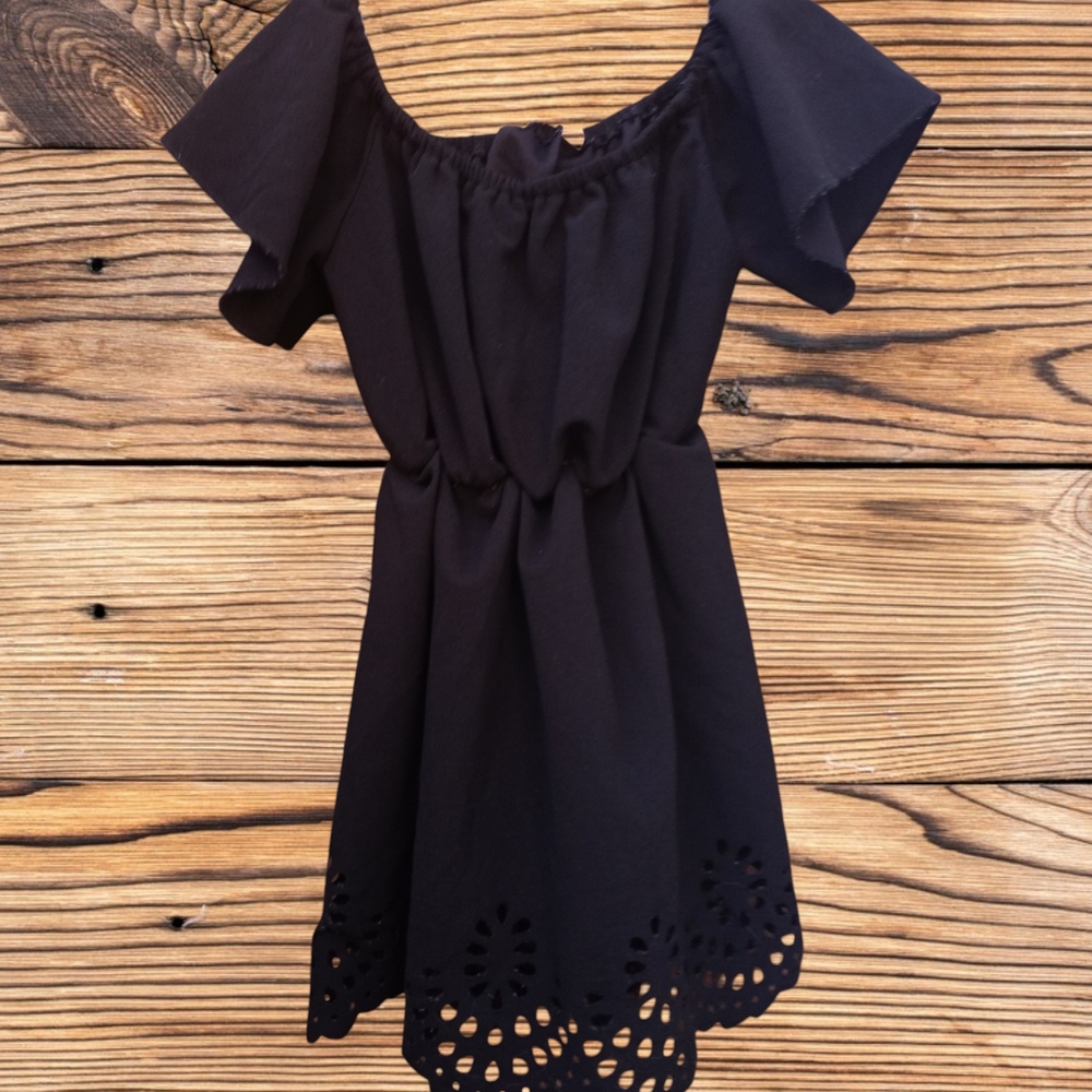 D1) Shein Girls Black Off Shoulder Dress Sz 5-6 Eyelet Hem Flutter Sleeve Summer